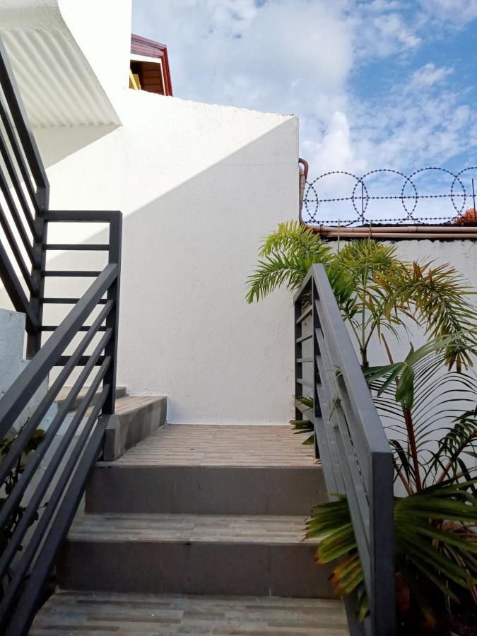 __Aplaridel Inn Suites__ Angeles Exterior foto