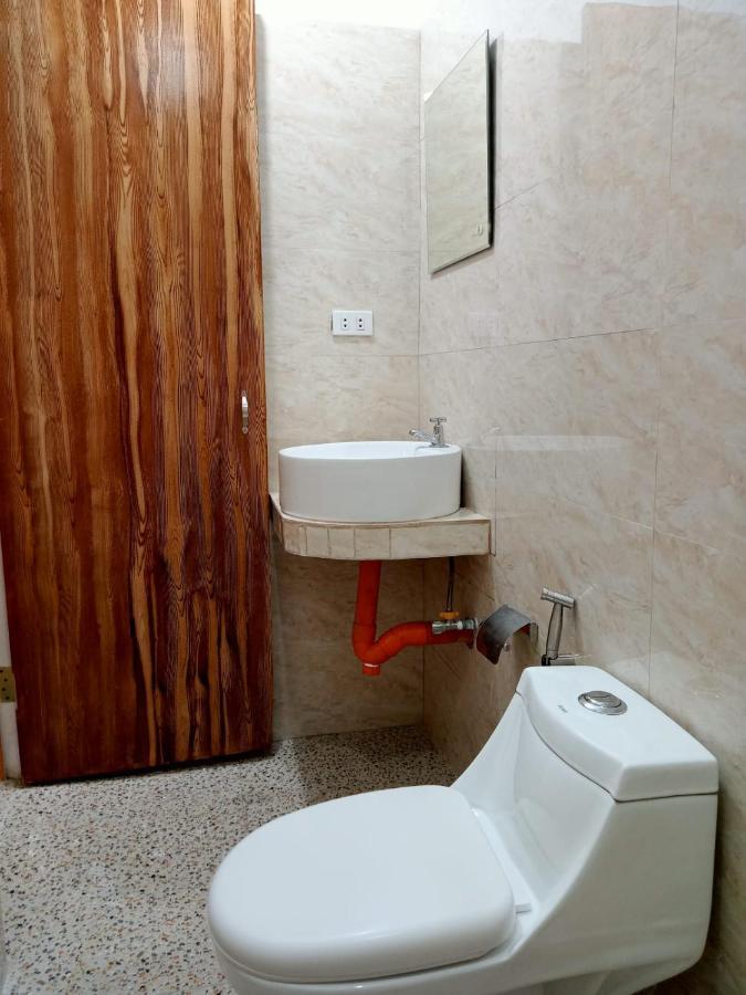 __Aplaridel Inn Suites__ Angeles Exterior foto